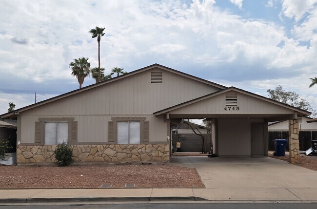 Primary Photo - 2 Bed 1 Bath Spacious Apartment in Mesa