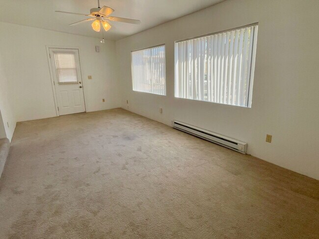 Building Photo - 5709 W Rocking Cir St