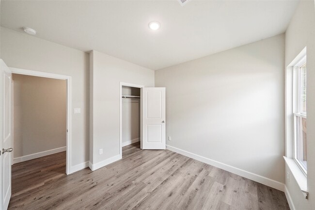 Building Photo - 412-414 Avenue H