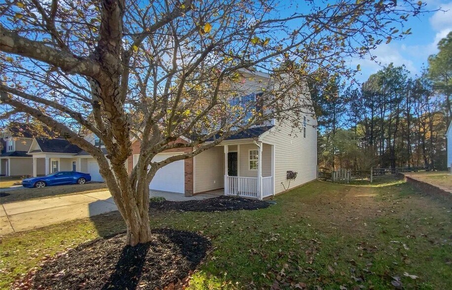 Building Photo - 2564 Captains Watch Rd NE