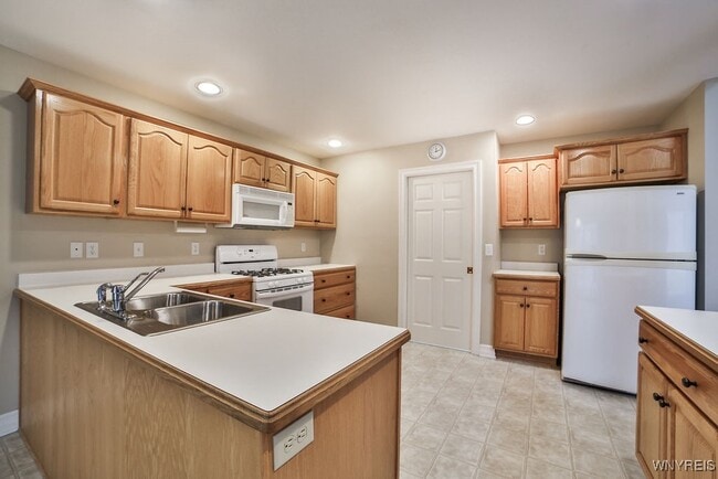 Building Photo - 480 Whitehaven Rd