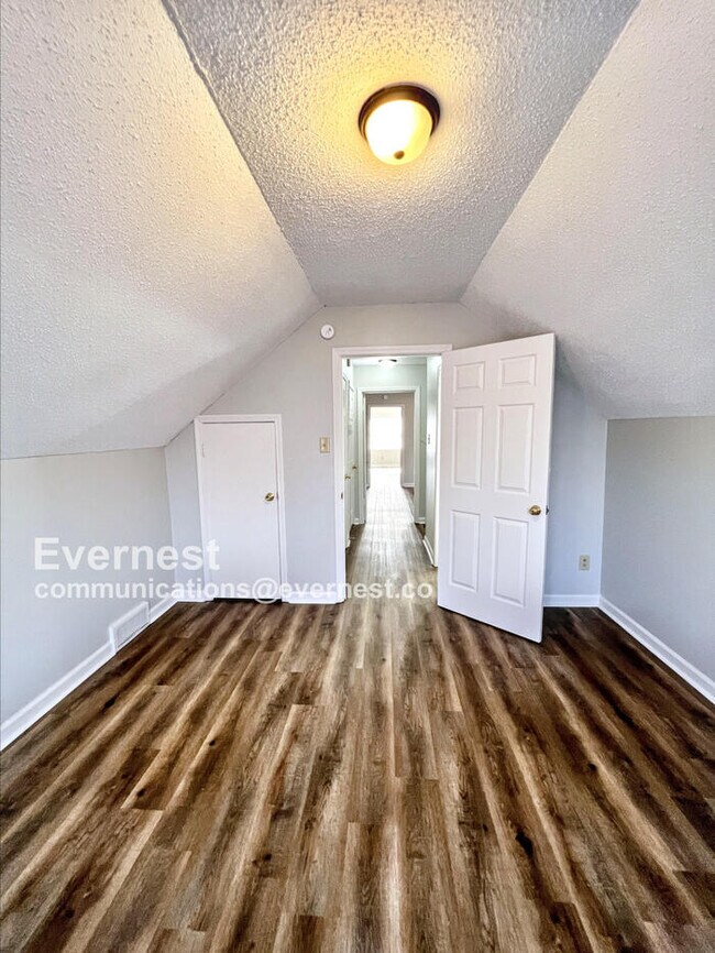 Building Photo - 6630 Hampstead Cove