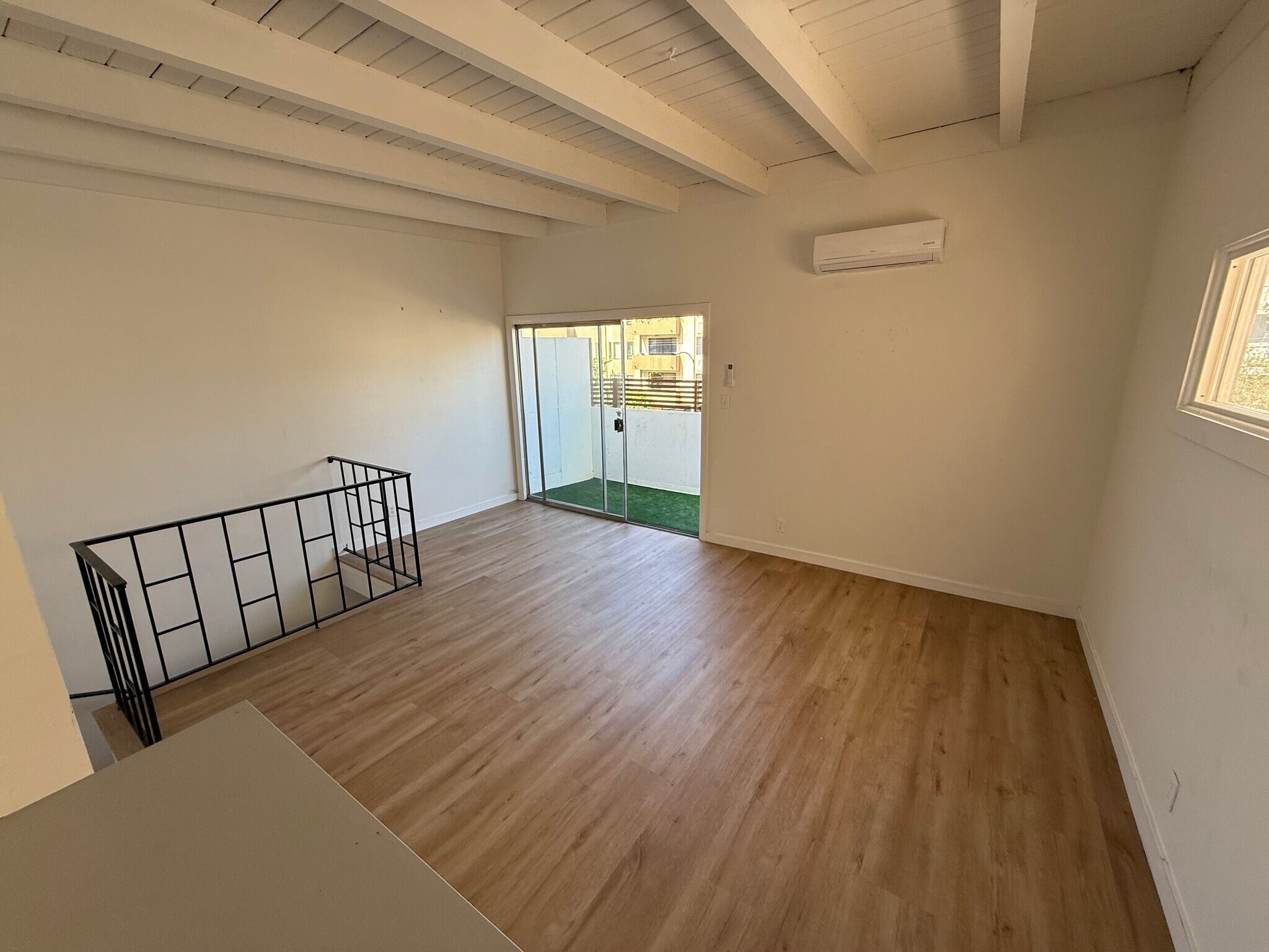 Building Photo - 1544 S Beverly Glen Blvd