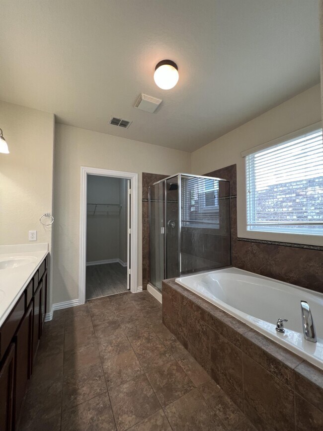 Building Photo - 25042 McBride Dr