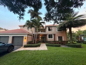 Building Photo - 3041 Perriwinkle Cir