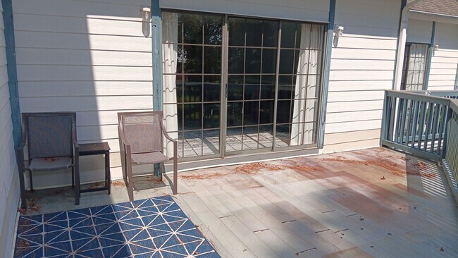 Building Photo - Furnished Two-Bedroom, Two-Bath Townhome i...