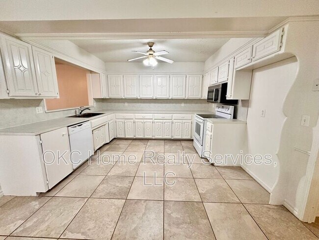 Building Photo - 9817 Grimsbey Ct