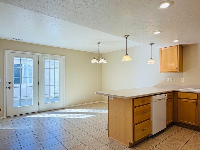 Building Photo - 113 Penhurst Pl