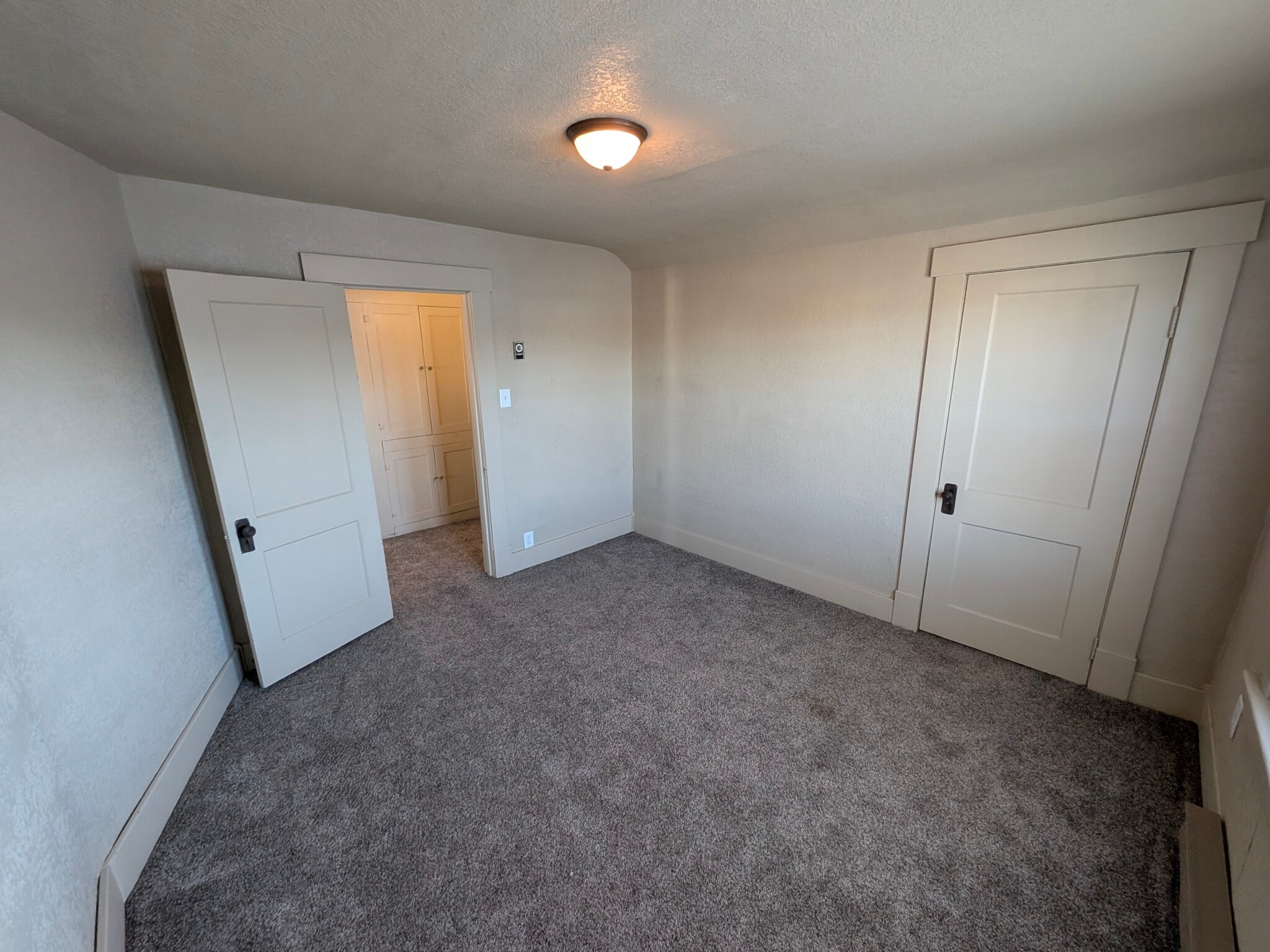 Bed 3 Up - 123 E North St