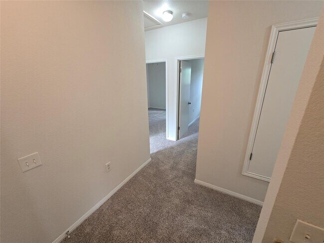 Building Photo - 1604 Singleton Ave