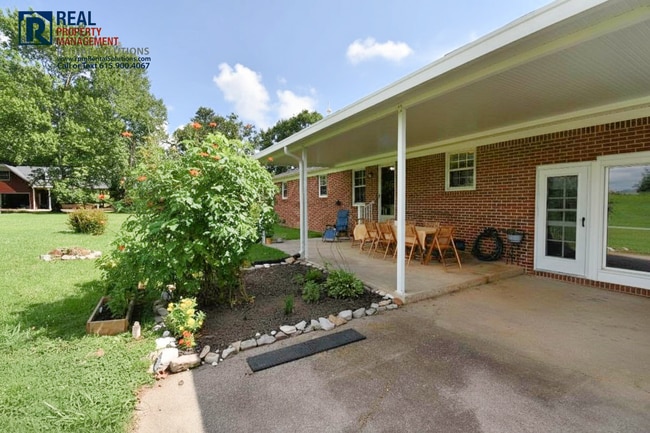 Building Photo - 182 Riverbend Dr