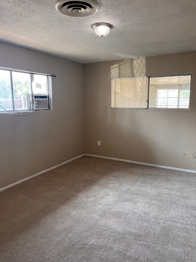 Building Photo - Cozy Home in San Jacinto on Large Lot