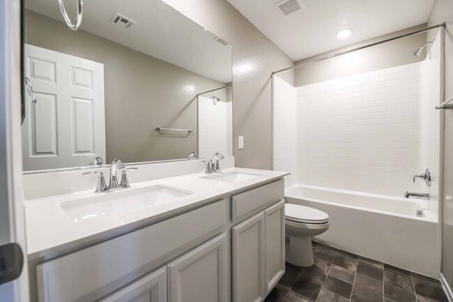 Building Photo - MUST SEE Summerlin Townhome