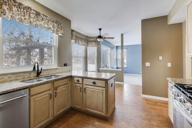 Building Photo - 410 Arlington Ln