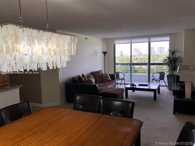 Building Photo - 3530 Mystic Pointe Dr