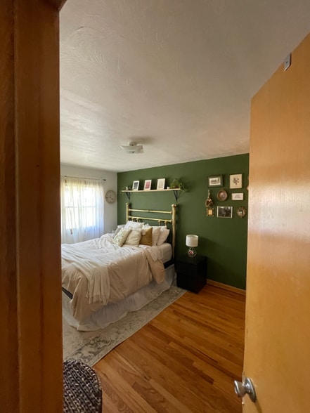 Building Photo - 843 S 45th St