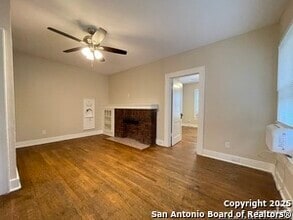 Building Photo - 803 W Rosewood Ave