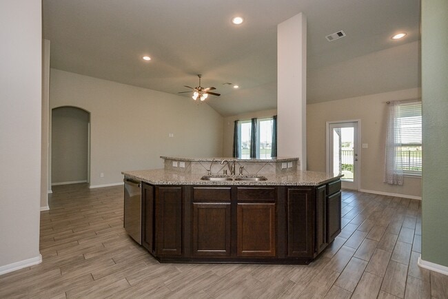 Building Photo - 14615 Sycamore Side Wy