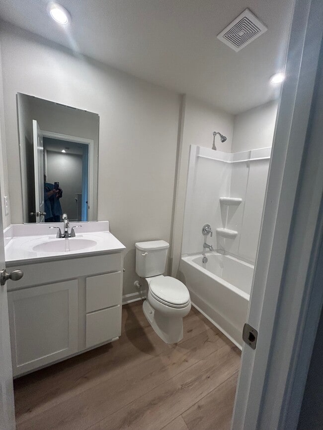 Building Photo - 284 Myrtle Mdws Dr