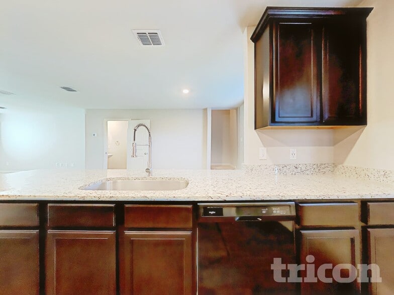 Building Photo - 3119 Gilbert Garden