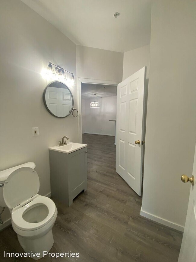 Building Photo - 2 br, 3 bath House - 805 Latchmere Court #101