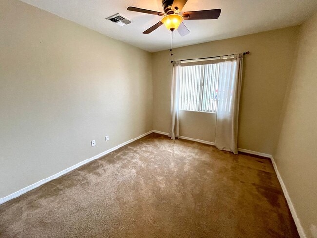 Building Photo - Beautiful 3 Bedroom Home in Cul de Sac!