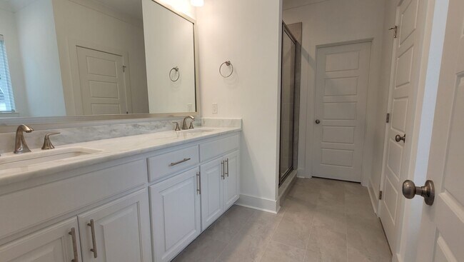 Building Photo - 7024 Garden Hill Dr