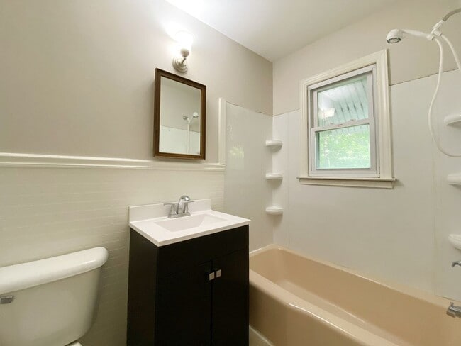 Building Photo - SEE IT NOW: Cozy 2-Bed Home with New Upgra...
