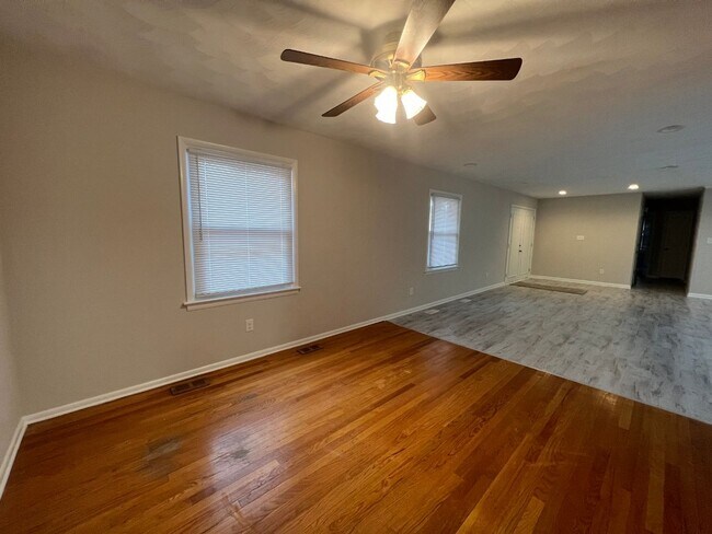 Building Photo - 5 Dunwoody Cir