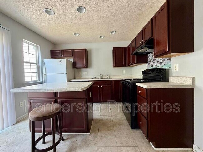 Building Photo - 17121 Greenlawn Hills Ct