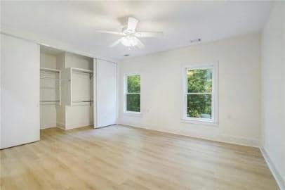 Building Photo - 2262 Meadowvale Dr NE