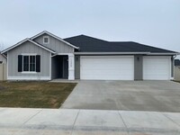 Building Photo - Brand New Home