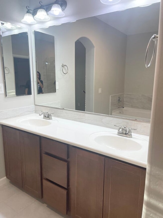 Building Photo - 4700 S Fulton Ranch Blvd