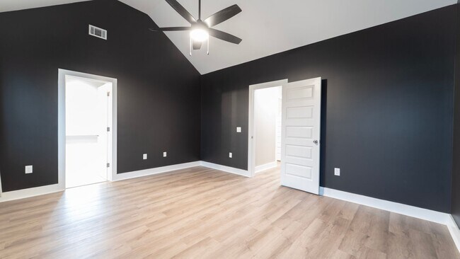 Building Photo - Move-In Special! Free January Rent — Stunning Like-New 4-Bedroom Home Just Minutes from Fort Stewart