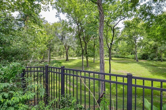 Building Photo - 7610 Breezeway Bend Ln