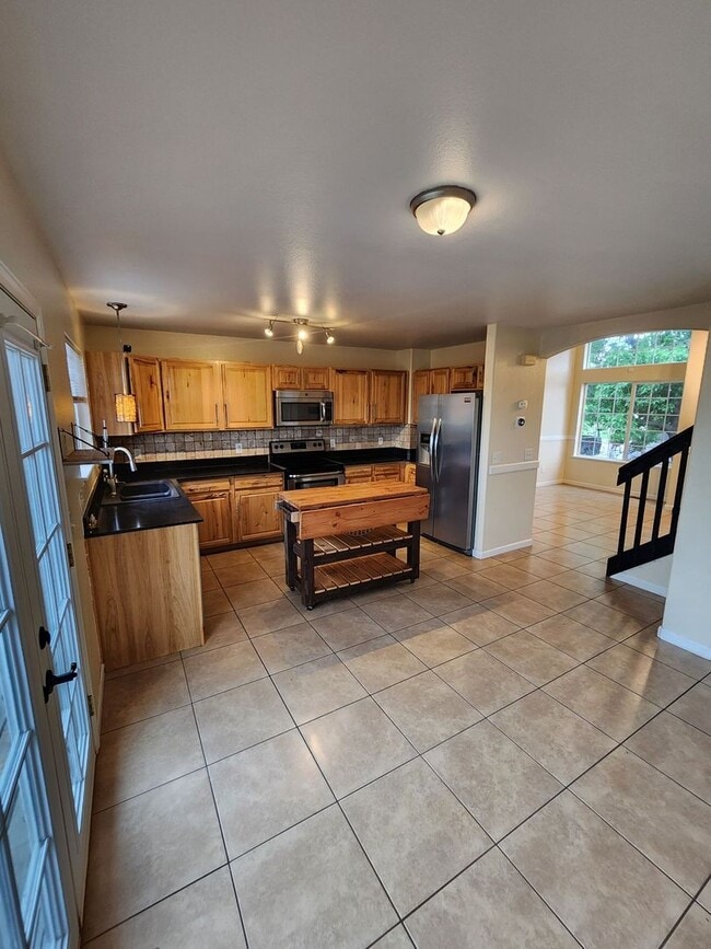 Building Photo - 4556 Gunbarrel Dr