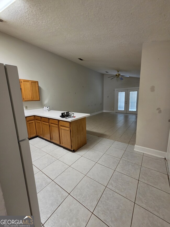 Building Photo - 516 S Arizona St