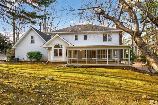 Building Photo - 5340 Tally Green Dr