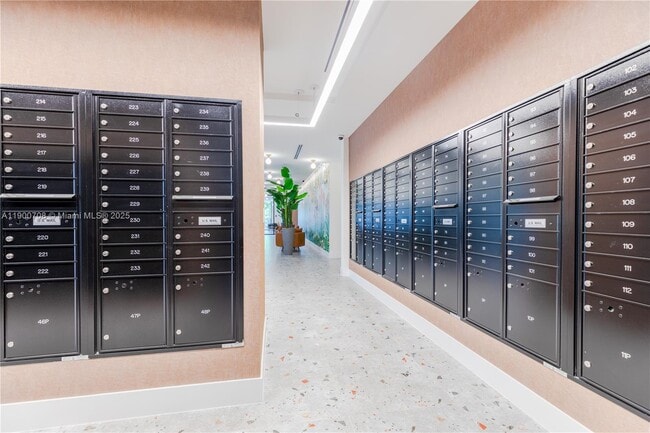 Building Photo - 1005 Spring Garden Rd