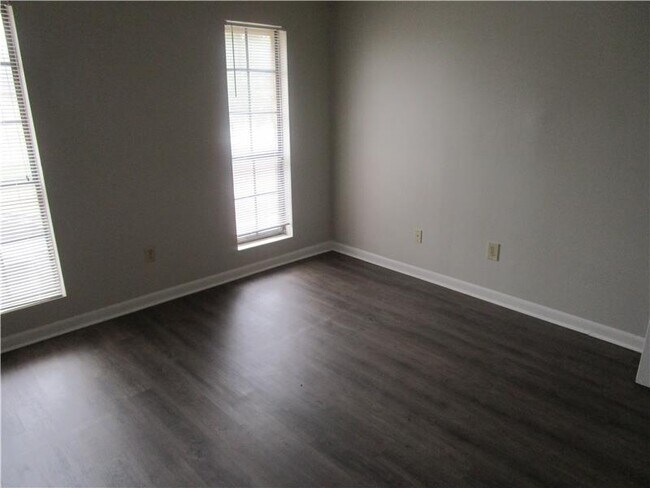 Building Photo - 204 Cantal Dr