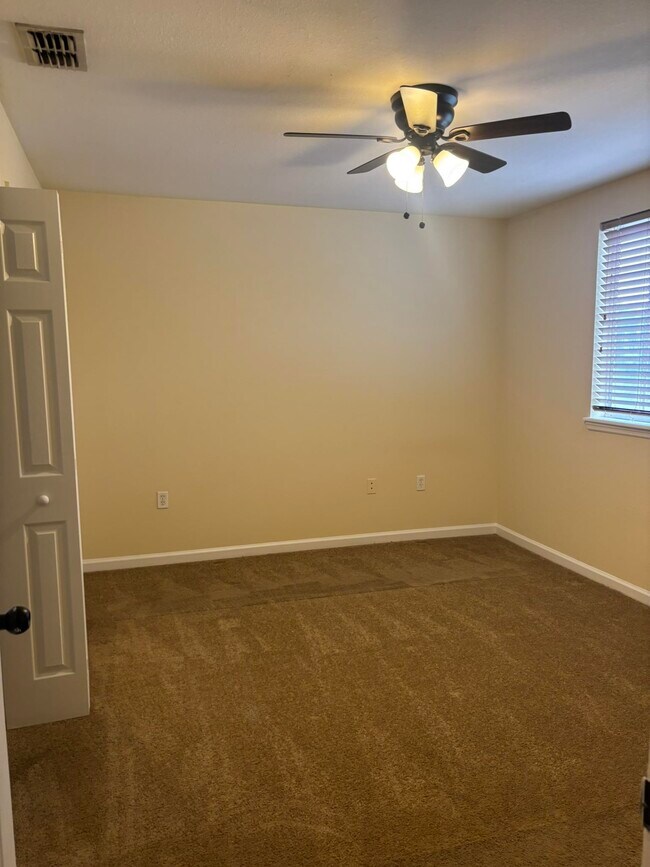 Building Photo - 4434 Gearhart Rd