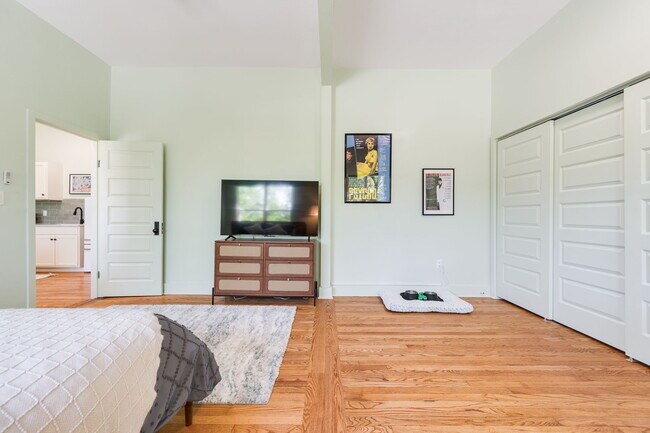 Building Photo - 2201 NW 12th St