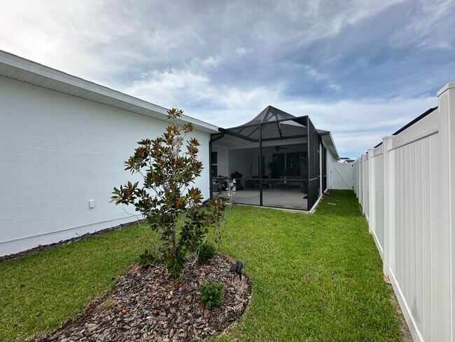Building Photo - 28656 Sweet Persimmon Dr