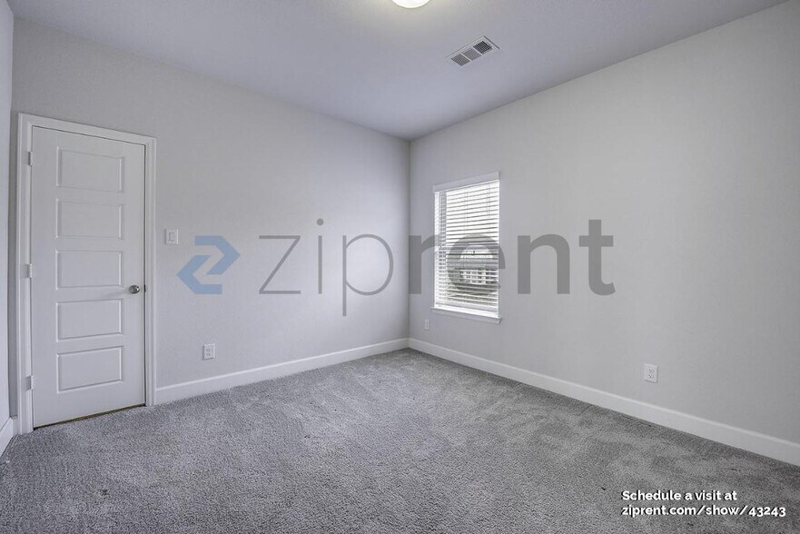 Building Photo - 1707 Swayback Ln
