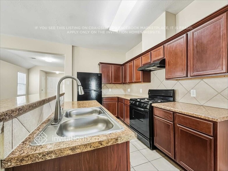 Building Photo - 5907 Deep S Dr