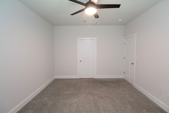 Building Photo - Modern 4BR Home in Reserve at Brookhaven with Quartz Kitchen, Smart Home Features & Open Floor Plan