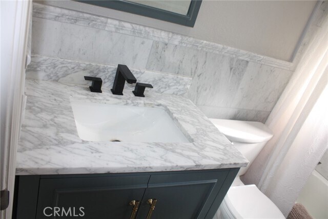 Building Photo - 16540 Wagon Wheel Dr