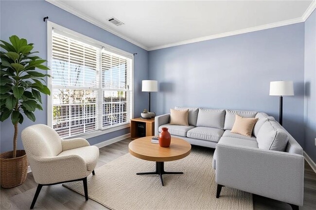 Building Photo - 5440 Village View Ln SW