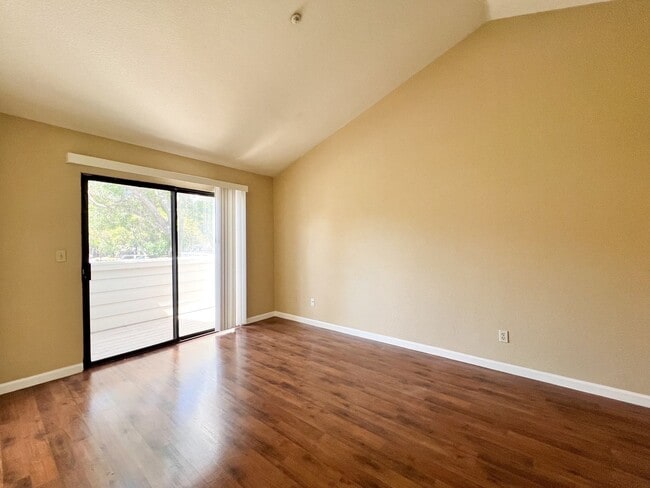 Building Photo - Two Bedroom Napa Condo