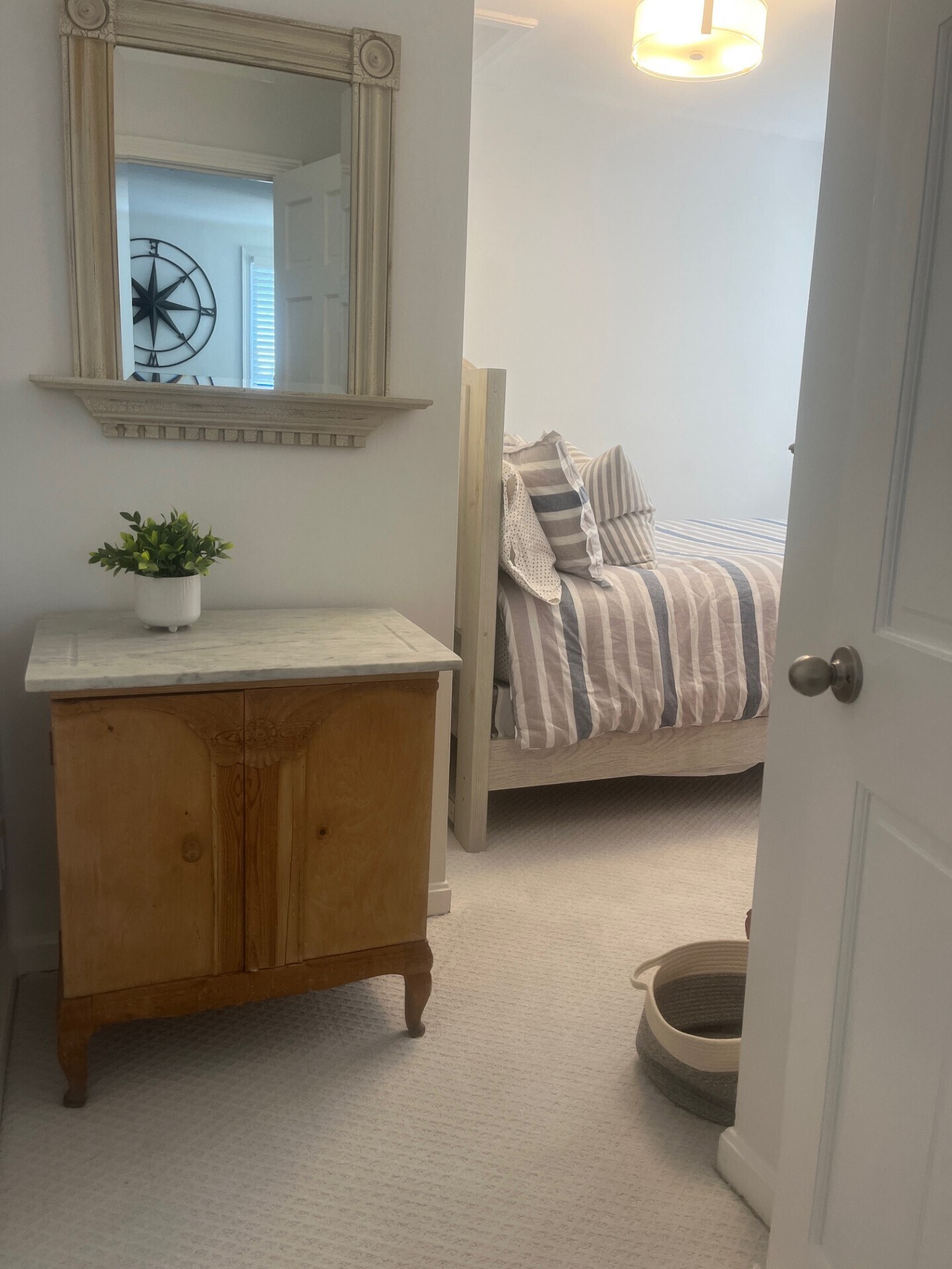 Building Photo - 404 Thames St